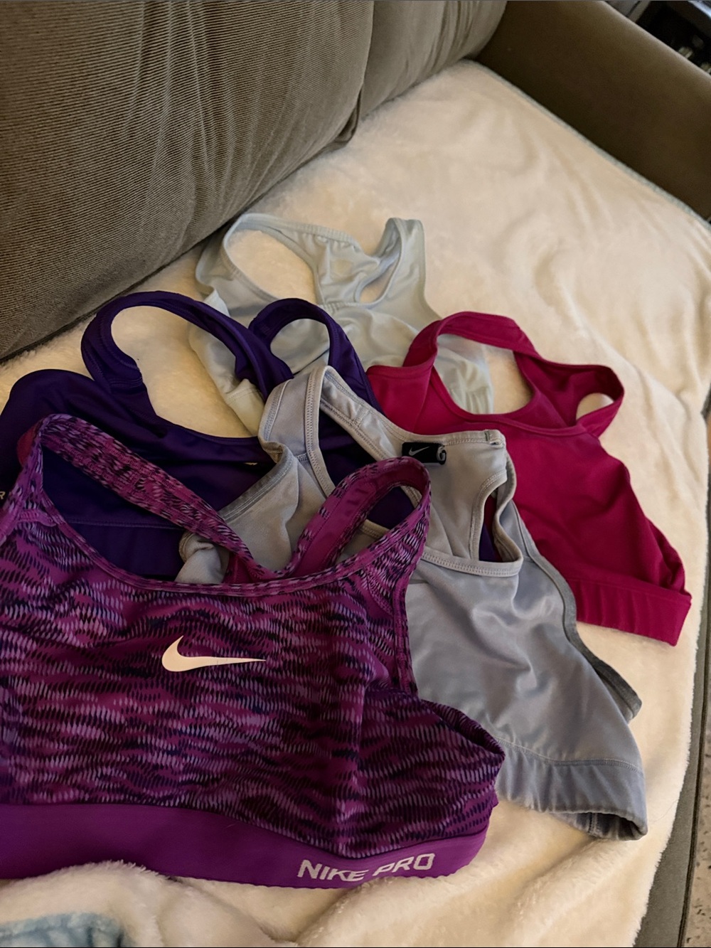 Nike Sports Bra Lot in Purple, Magenta & blue/gray